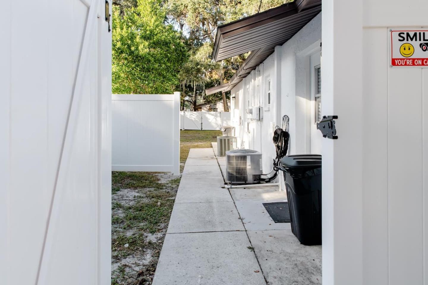 Walk Everywhere! 1-Bedroom Gem In Downtown Hub New Port Richey Extérieur photo