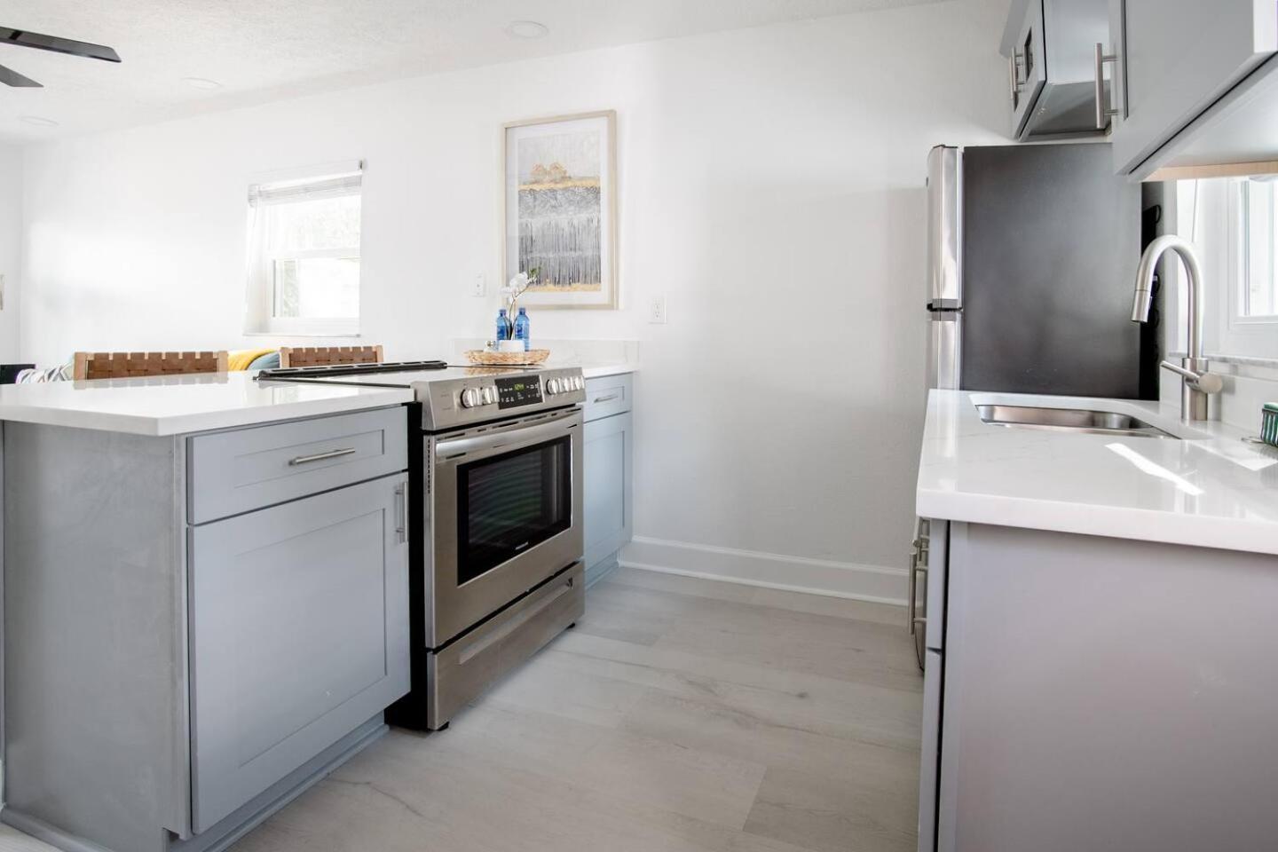 Walk Everywhere! 1-Bedroom Gem In Downtown Hub New Port Richey Extérieur photo
