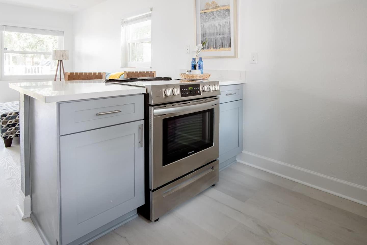 Walk Everywhere! 1-Bedroom Gem In Downtown Hub New Port Richey Extérieur photo