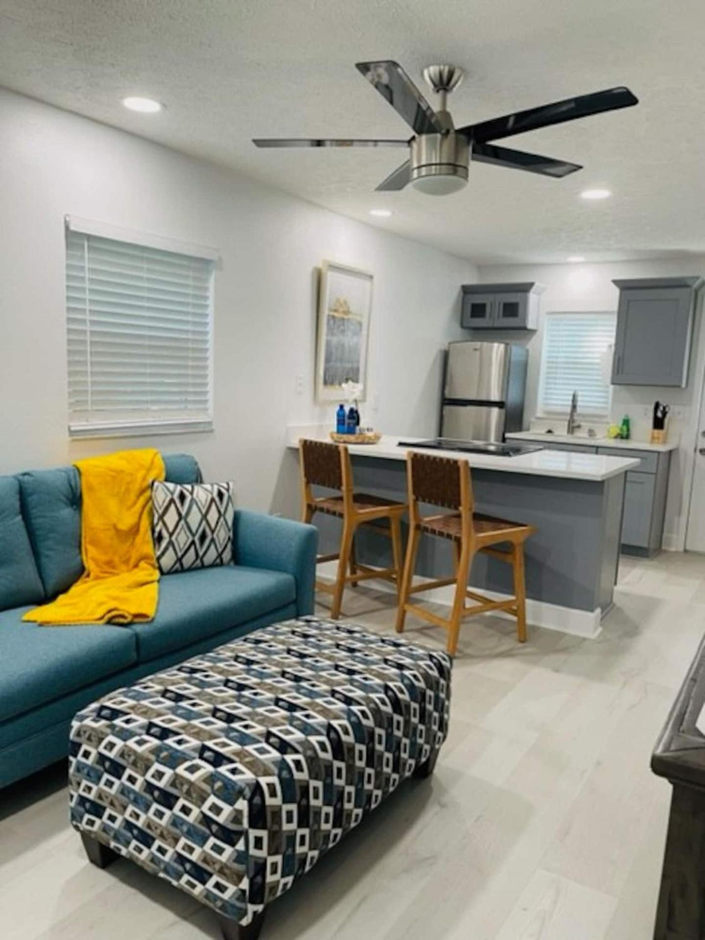 Walk Everywhere! 1-Bedroom Gem In Downtown Hub New Port Richey Extérieur photo