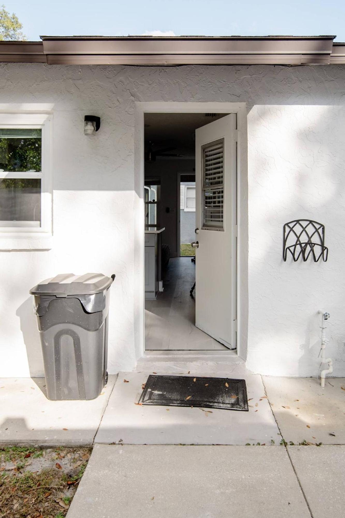 Walk Everywhere! 1-Bedroom Gem In Downtown Hub New Port Richey Extérieur photo
